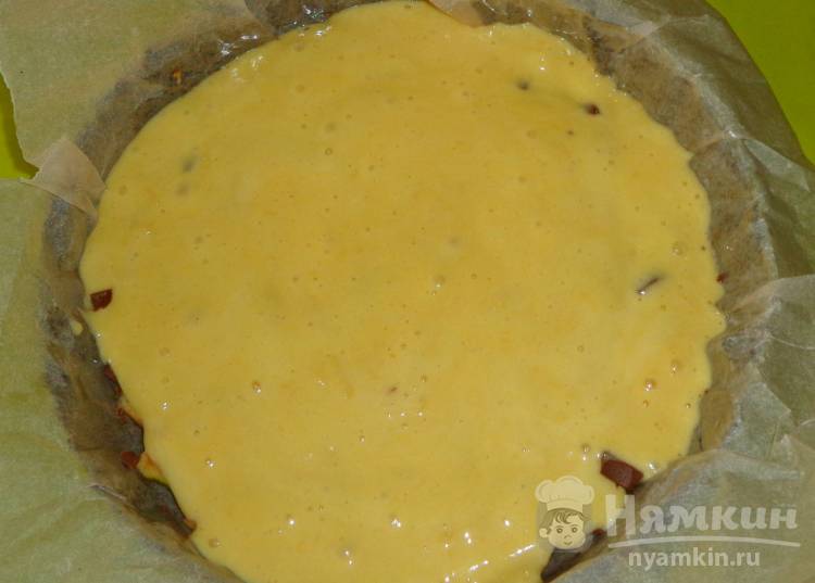 Пирог с яблоками и шоколадом в духовке - фото шаг 6