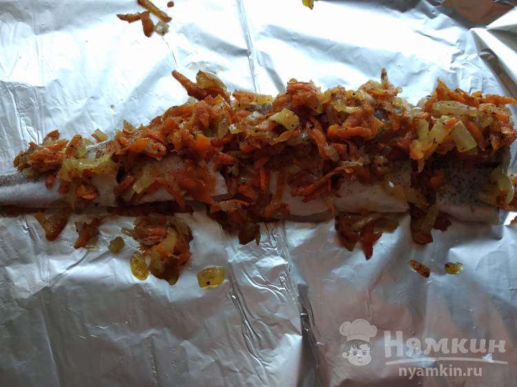 Запеченный хек с овощами в фольге в духовке - фото шаг 8
