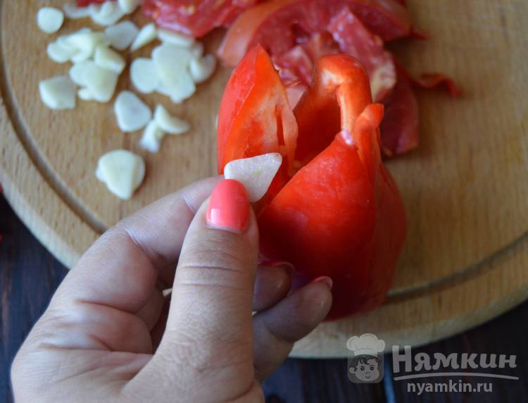 Закуска из жаренных перцев на сковороде - фото шаг 3