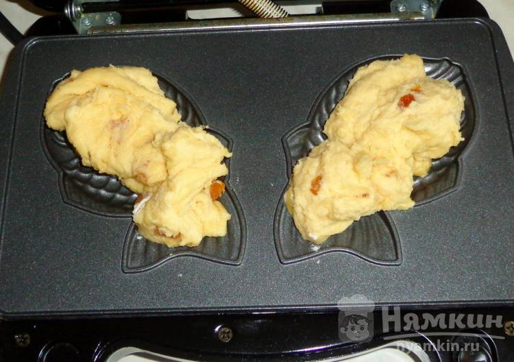 Печенье Рыбки с курагой и изюмом в мультипекаре  - фото шаг 6