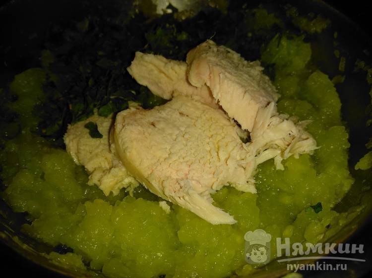 Диетическая икра из кабачков с помидором и куриной грудкой - фото шаг 3