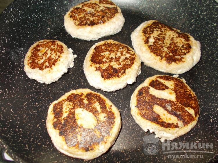 ПП сырники с манной крупой на сковороде - фото шаг 7