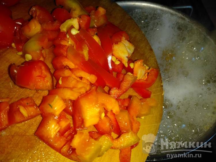 Диетический суп с куриной грудкой и помидором - фото шаг 2
