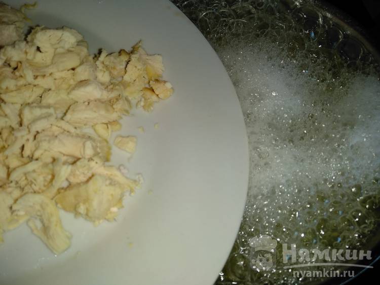 Диетический суп с куриной грудкой и помидором - фото шаг 3