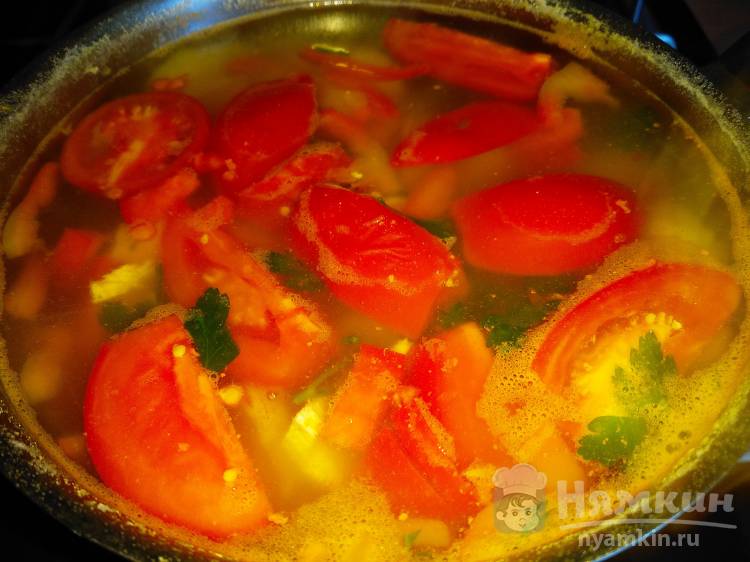 Диетический суп с куриной грудкой и помидором - фото шаг 5