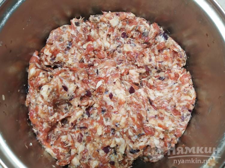 Сочные чебуреки с мясом свинины и луком простой рецепт пошаговый