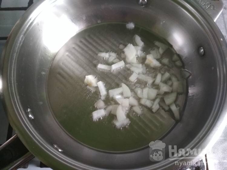 Вкусный суп из белой консервированной фасоли со щавелем - фото шаг 3