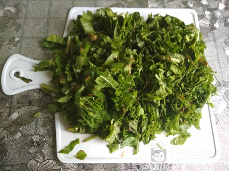 Вкусный суп из белой консервированной фасоли со щавелем - фото шаг 7