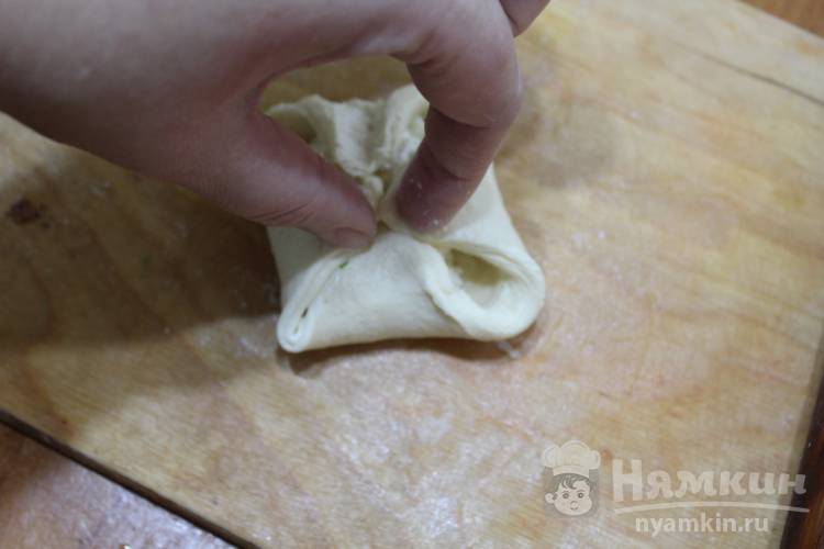 Вкусные творожные конвертики из слоеного дрожжевого теста - фото шаг 5