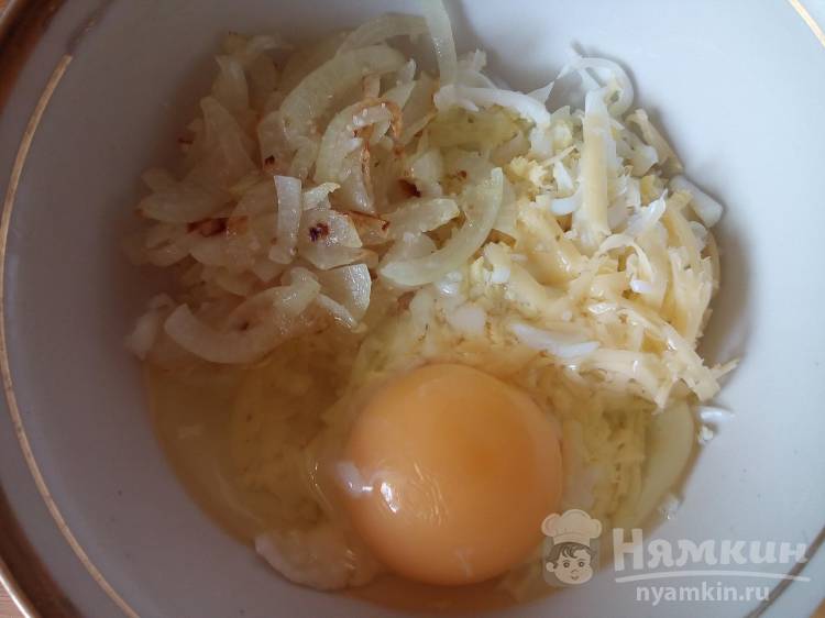 Яичные котлеты с сыром и луком на сковороде - фото шаг 4