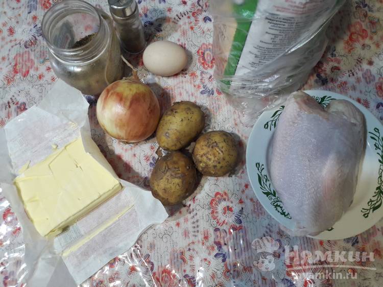 Сочные манты из рубленого мяса грудки, картофеля и сливочного масла - фото шаг 1