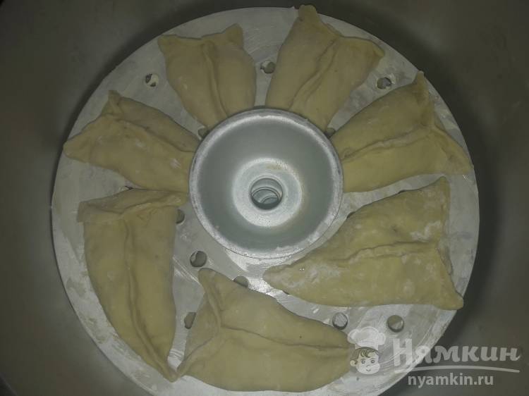 Сочные манты из рубленого мяса грудки, картофеля и сливочного масла - фото шаг 4