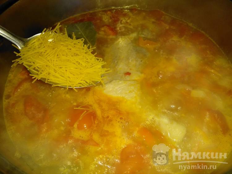 Суп на курином бульоне с вермишелью и овощами - фото шаг 5