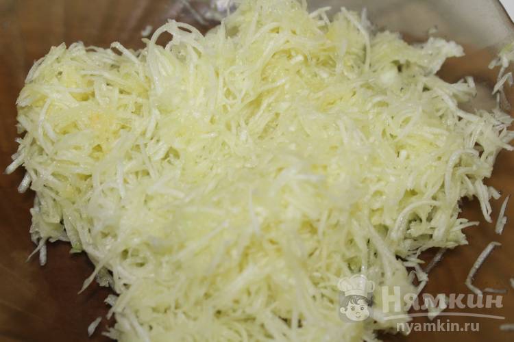 Котлеты из кабачков и курицы на сковороде - фото шаг 2