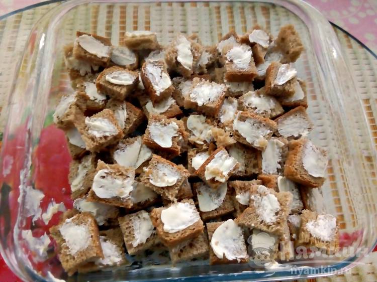 Хлебные кубики с сахаром к чаю в духовке - фото шаг 1