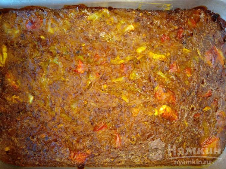 Гречневая запеканка с помидорами и луком на молоке в духовке - фото шаг 6