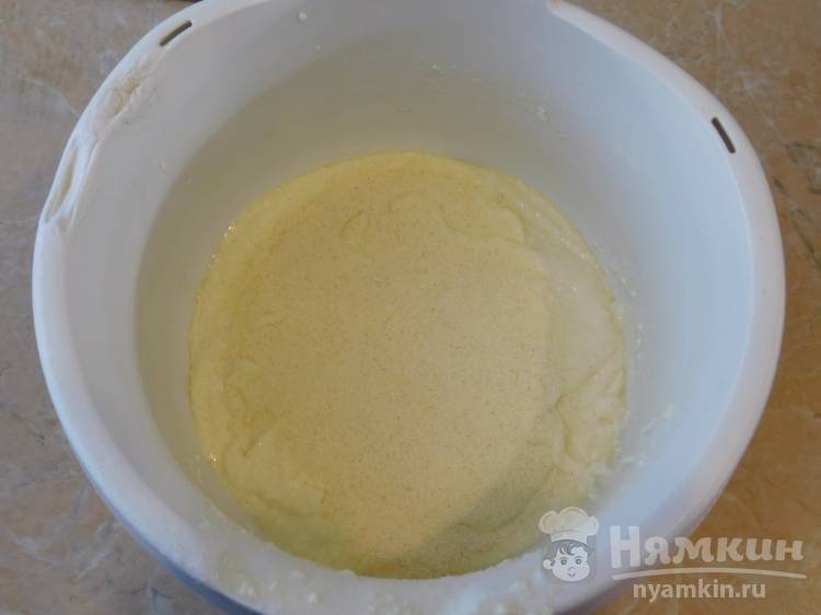 Творожная запеканка с яблоками по-домашнему - фото шаг 3