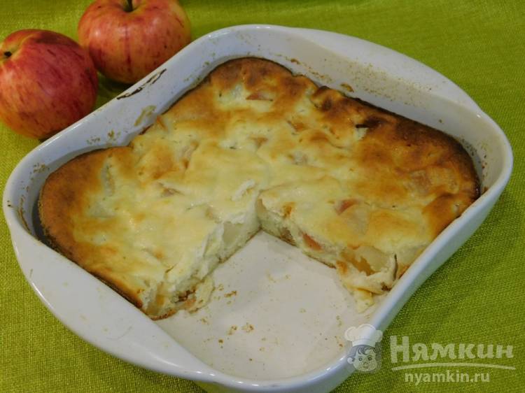 Творожная запеканка с яблоками по-домашнему - фото шаг 6