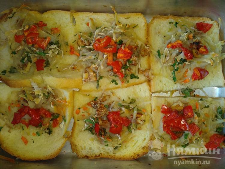 Горячие бутерброды с картофелем и орехами в духовке - фото шаг 7