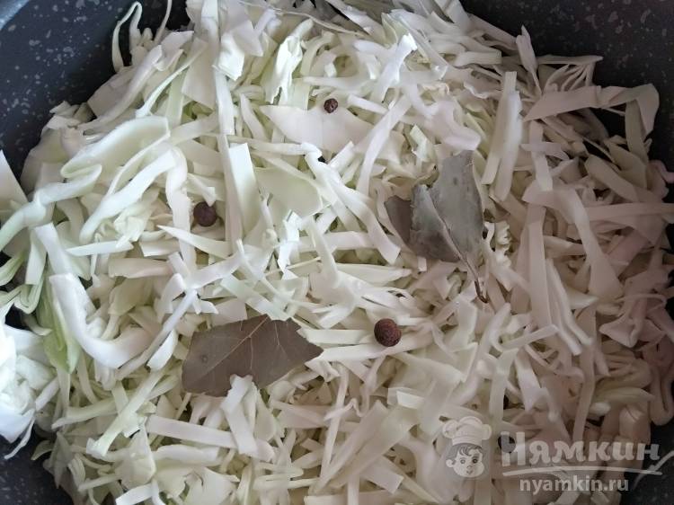 Капуста тушеная со свининой в медово-горчичной заливке - фото шаг 2