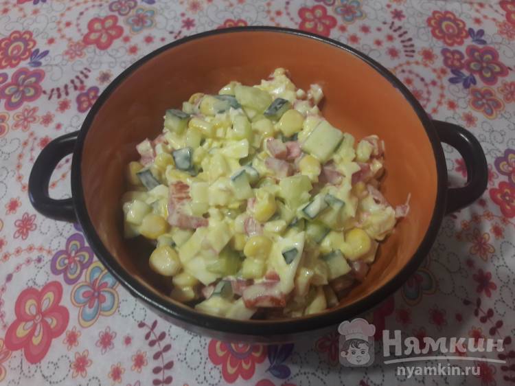 Салат с крабовыми палочками, болгарским перцем и яйцами - фото шаг 4