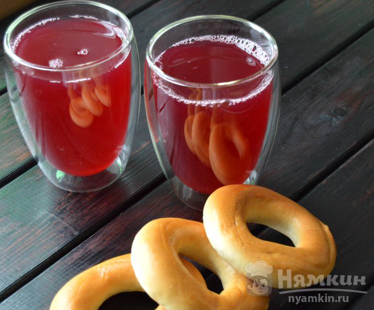 Компот из сушеных яблок, груш и замороженных ягод  - фото шаг 6