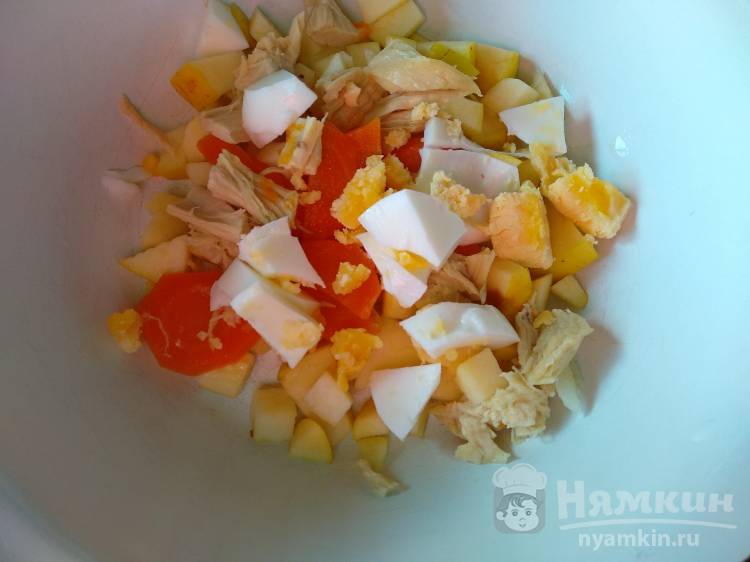 Салат с яблоком, яйцом и куриной грудкой - фото шаг 3