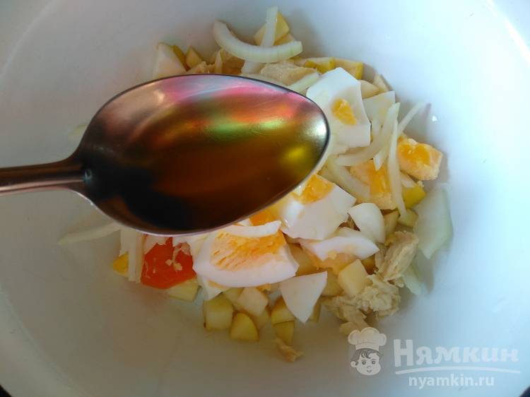 Салат с яблоком, яйцом и куриной грудкой - фото шаг 5