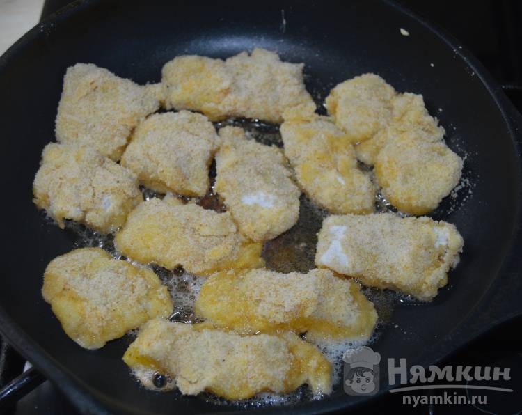 Рыбные палочки из минтая с картофелем