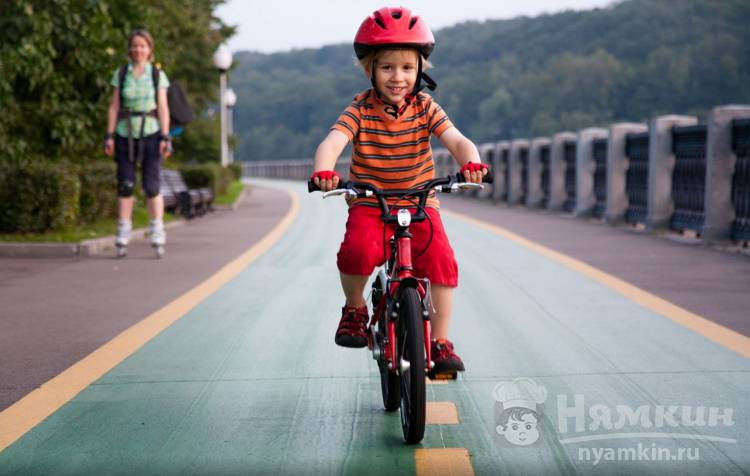 Когда можно начинать кататься на велосипеде детям