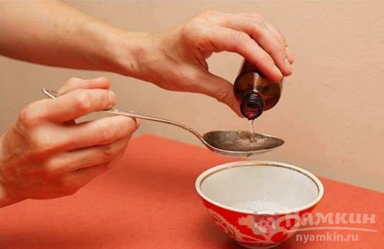 Чем отмыть чай с чашки