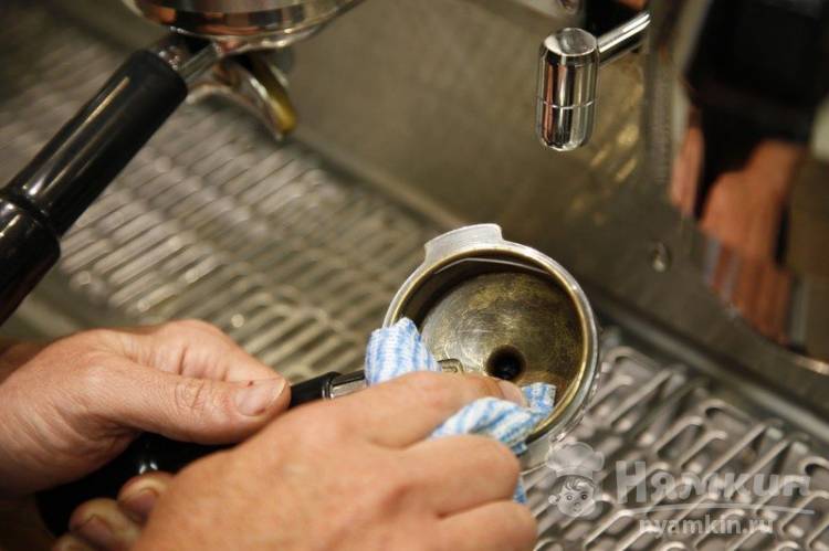Как отмыть кофемашину от жира