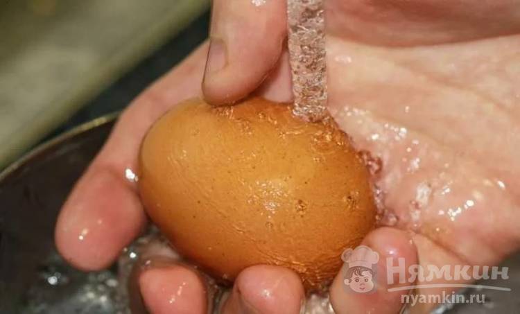 Как правильно мыть яйца перед употреблением