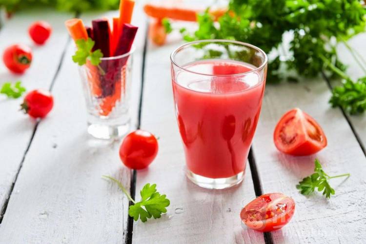 Полезные свойства томатного сока для красоты и здоровья