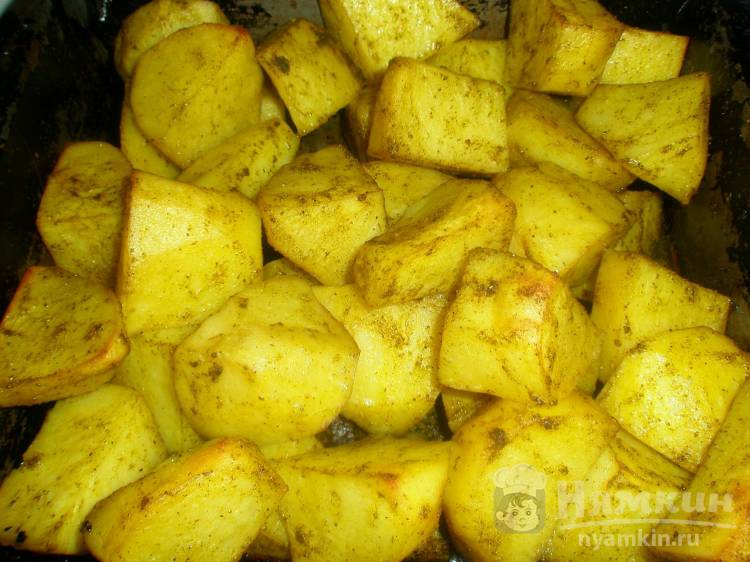 Картошка по-деревенски с хмели-сунели в рецепте - фото шаг 6