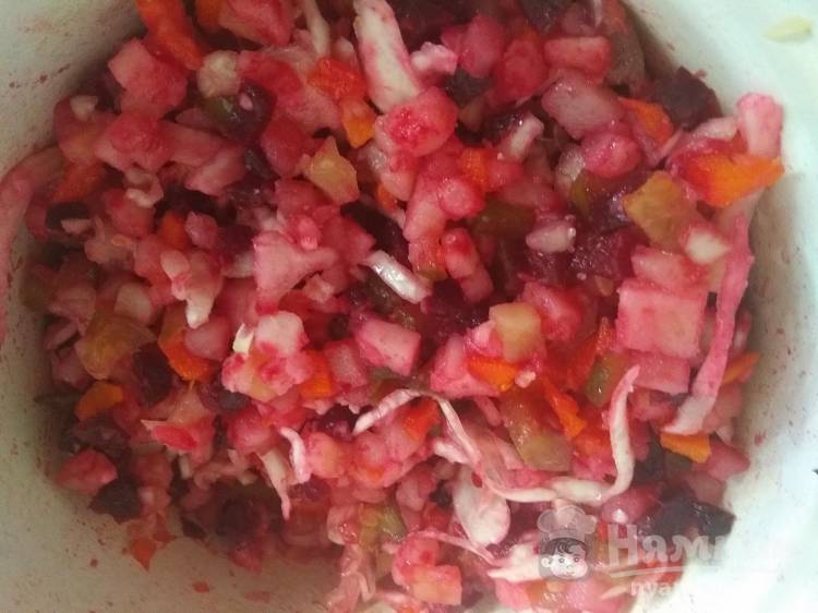 Винегрет овощной с фасолью и квашеной капустой - фото шаг 6