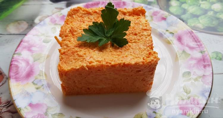 Простой салат из свежей моркови и чеснока  - фото шаг 5