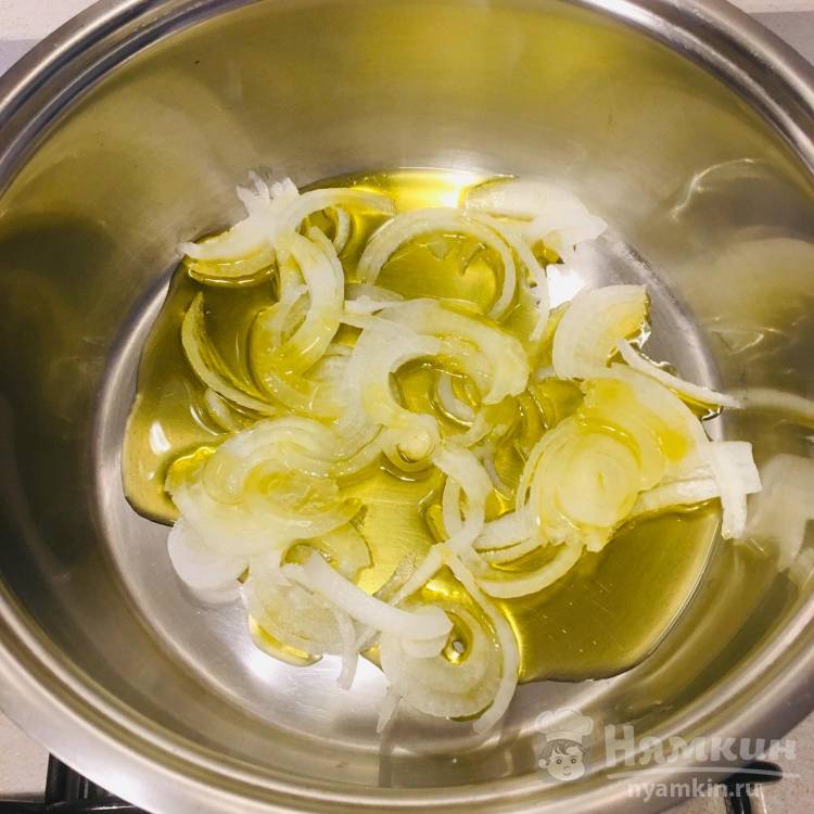 Ракушки с начинкой из фарша и соуса бешамель в духовке - фото шаг 1