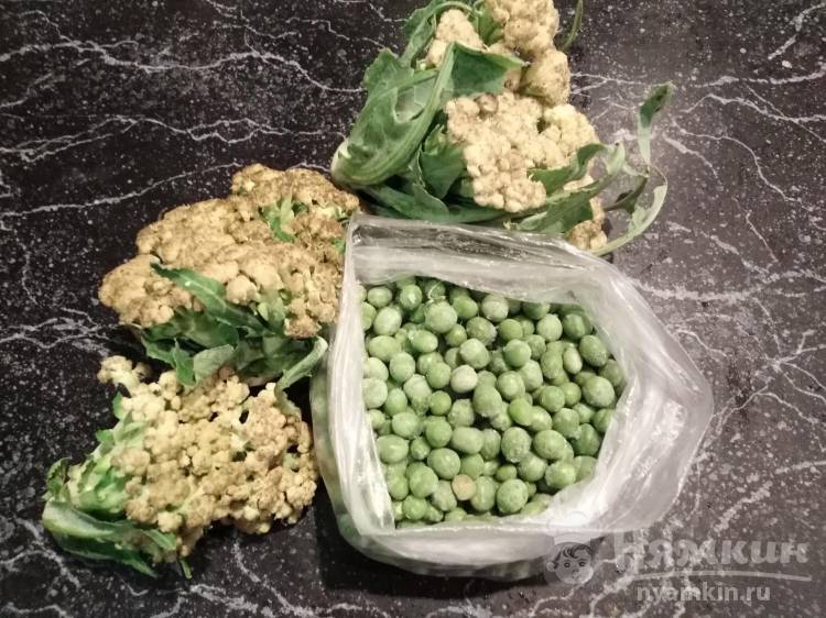 Суп-пюре из зелёного горошка и цветной капусты - фото шаг 1