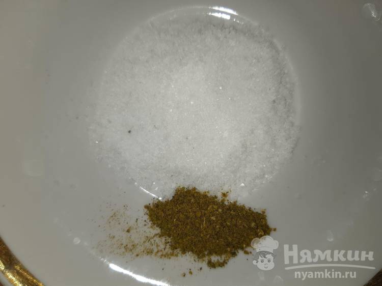 Тушеная капуста с луком и морковью в томатном соусе на сковороде - фото шаг 5