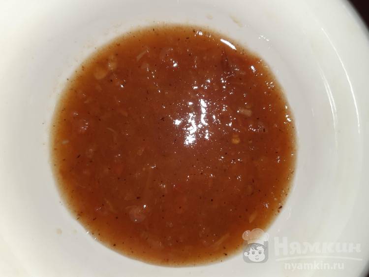 Тушеная капуста с луком и морковью в томатном соусе на сковороде - фото шаг 6