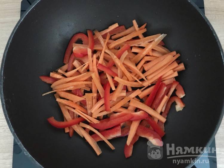 Лапша вок с курицей и овощами в домашних условиях - фото шаг 3
