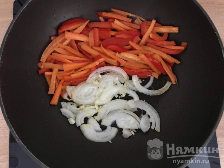 Лапша вок с курицей и овощами в домашних условиях - фото шаг 4