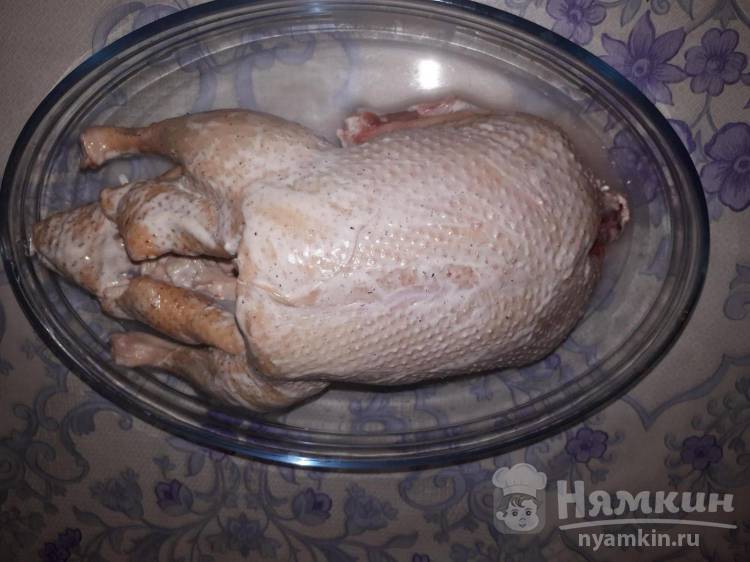 Запеченная утка целиком с картошкой - фото шаг 6