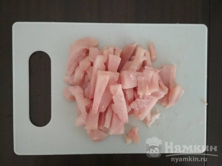 Вкусный борщ с фасолью и куриным филе - фото шаг 1