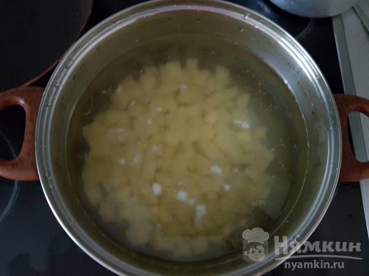 Суп Кубанский с пшеном и копчёной колбасой - фото шаг 4