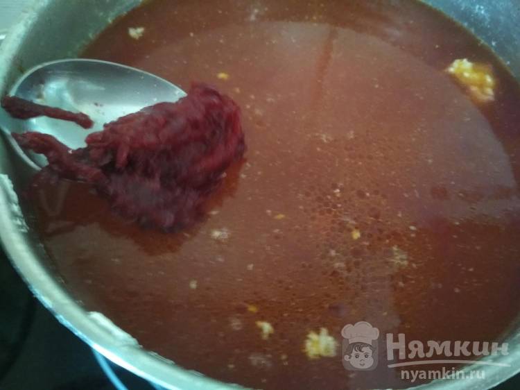 Вкусный борщ с фасолью и куриным филе - фото шаг 12