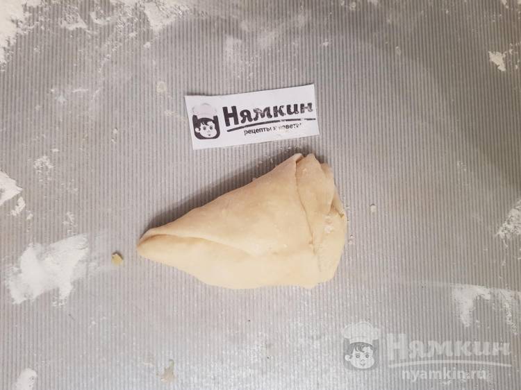 Сдобные рожки с яблочной начинкой в духовке - фото шаг 17