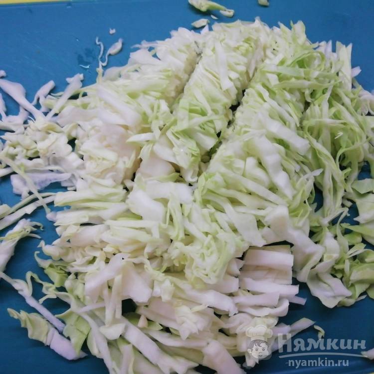 Суп Щи из молодой капусты с чесноком на говяжьем бульоне - фото шаг 2