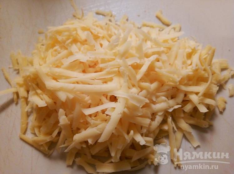 Запеканка из куриного филе, картофеля и зеленого горошка на сковороде - фото шаг 2